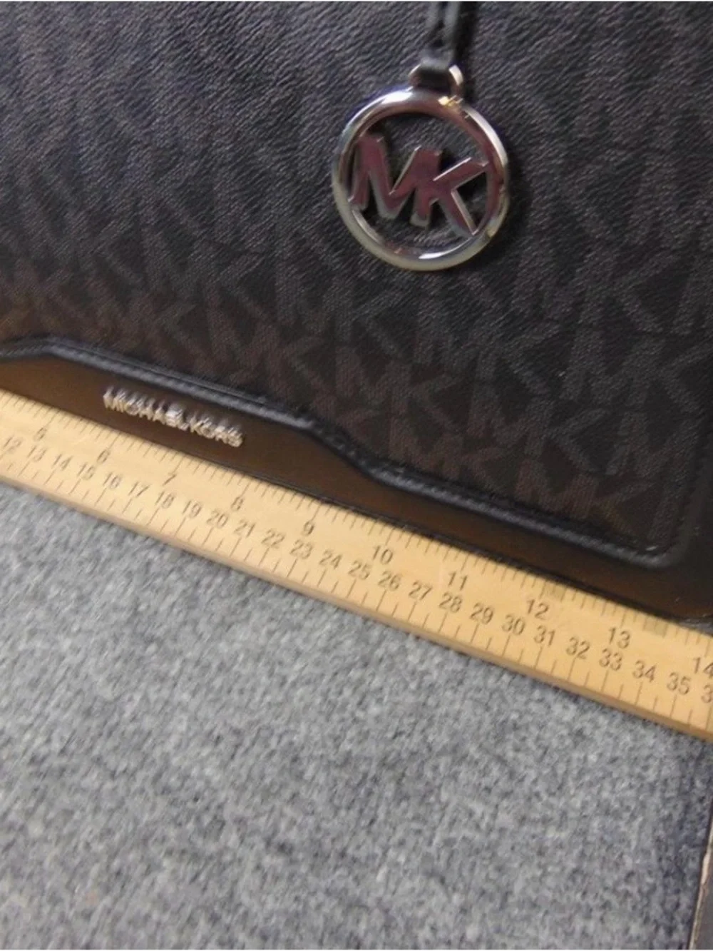 Michael Kors Signature Logo Jessie Large Top Zip Tote